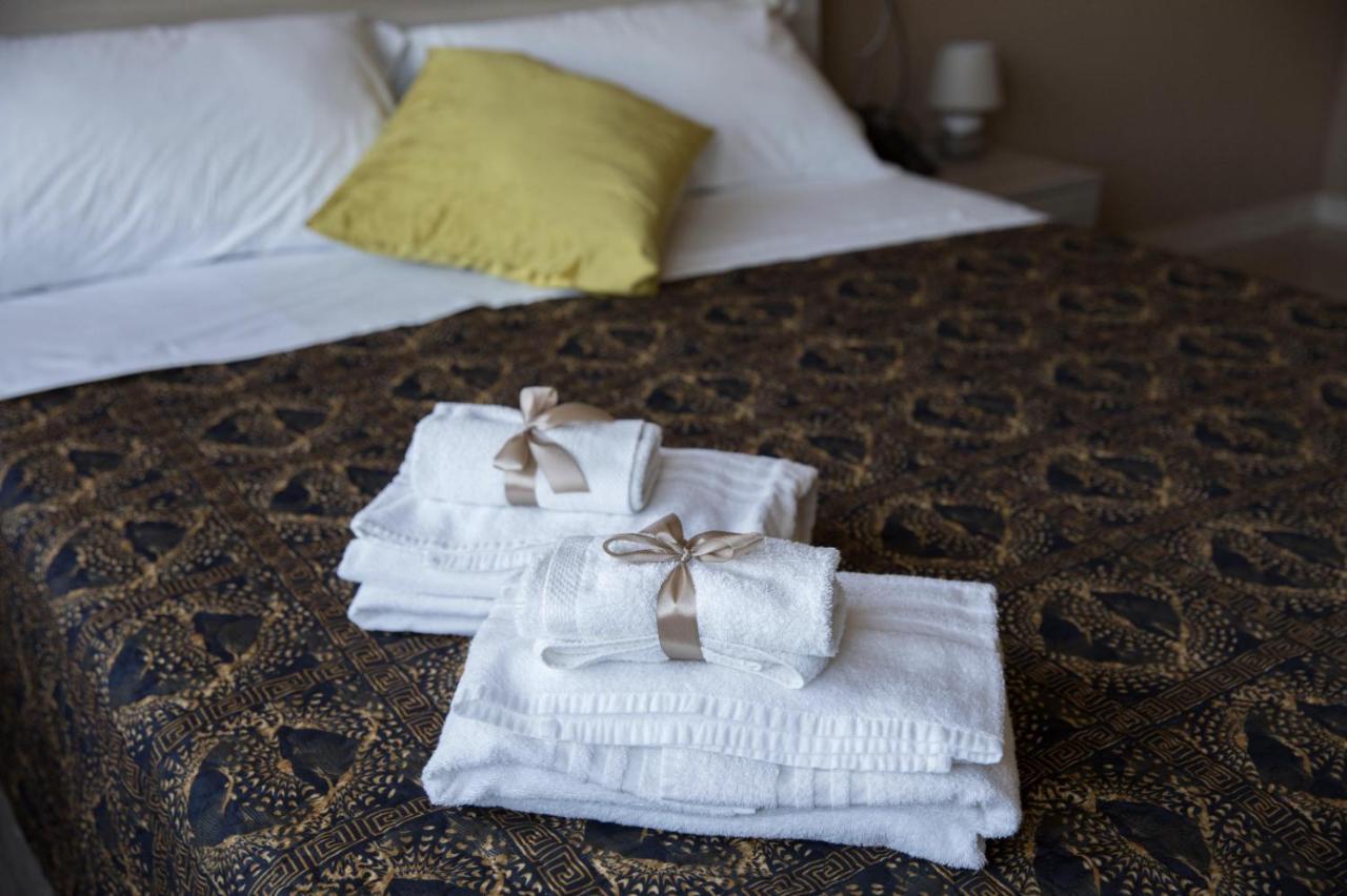 Divino Bistrot E Relais Hotel Lenola Екстериор снимка
