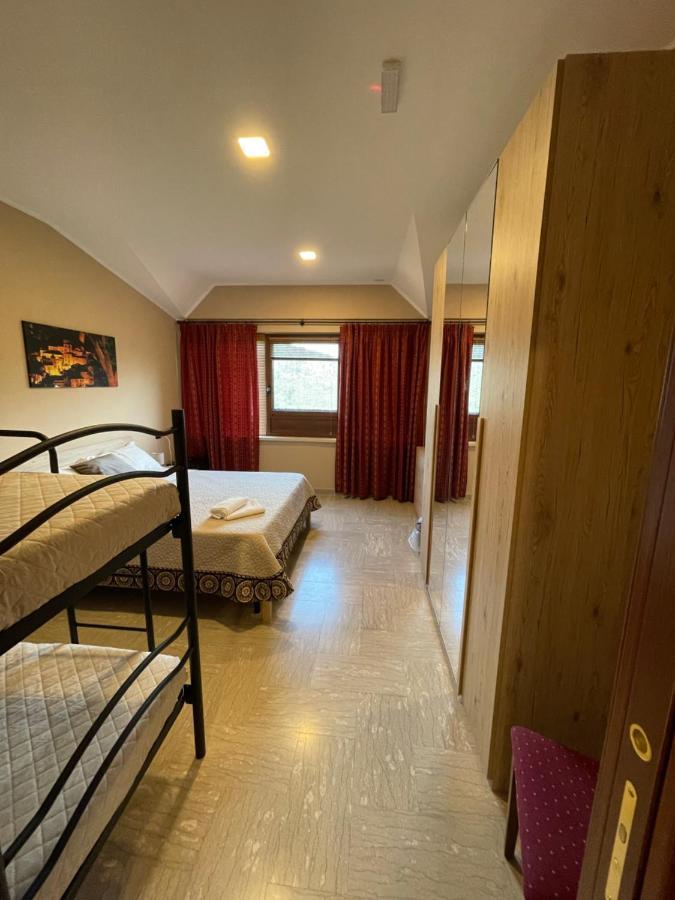 Divino Bistrot E Relais Hotel Lenola Екстериор снимка