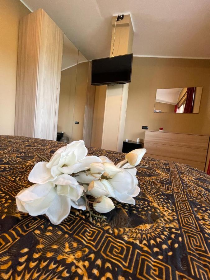 Divino Bistrot E Relais Hotel Lenola Екстериор снимка